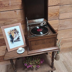 Gramophone + disques - Location décoration de mariage - Aubigny - Vendée