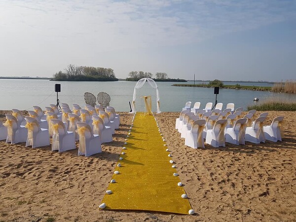 Housses de chaises - Location décoration de mariage - Aubigny - Vendée